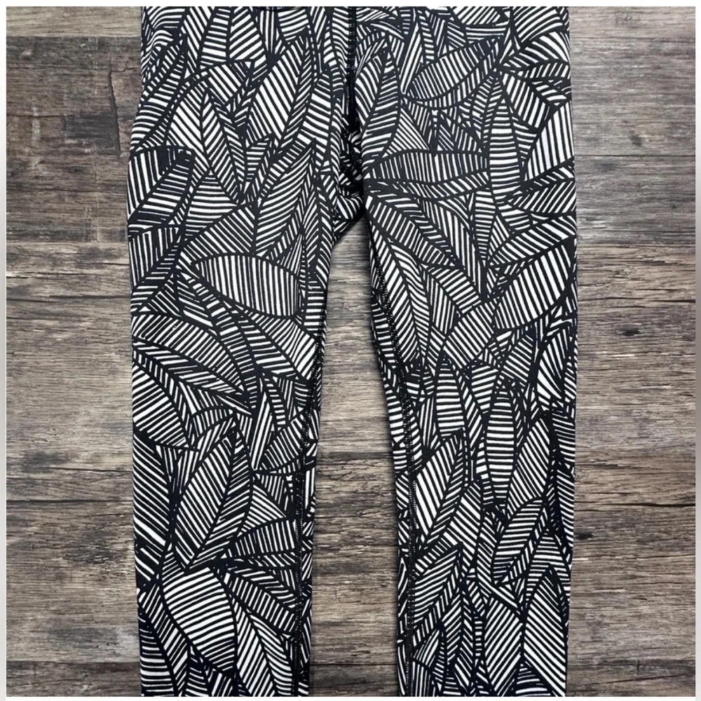 lululemon athletica chic leggings